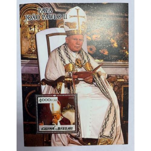 Timbre ARGENT Jean Paul II- GUINEE BISSAU (ref264986)